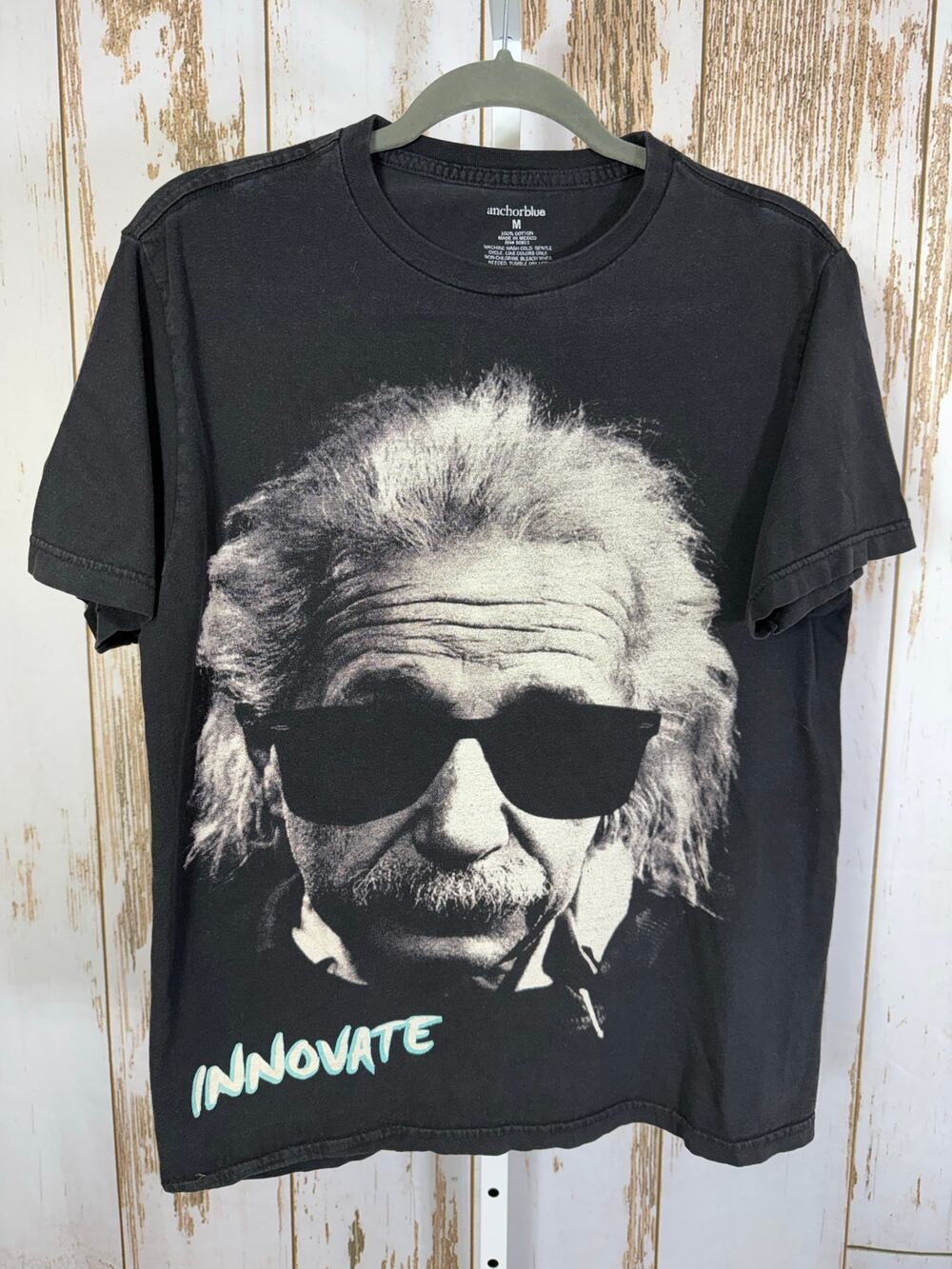 Anchor Blue, Einstein Innovate Graphic T-Shirt. Size Medium. Excellent condition